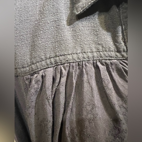 Free People oversized black top with collar and detail on back as shown in photo - Picture 4 of 9